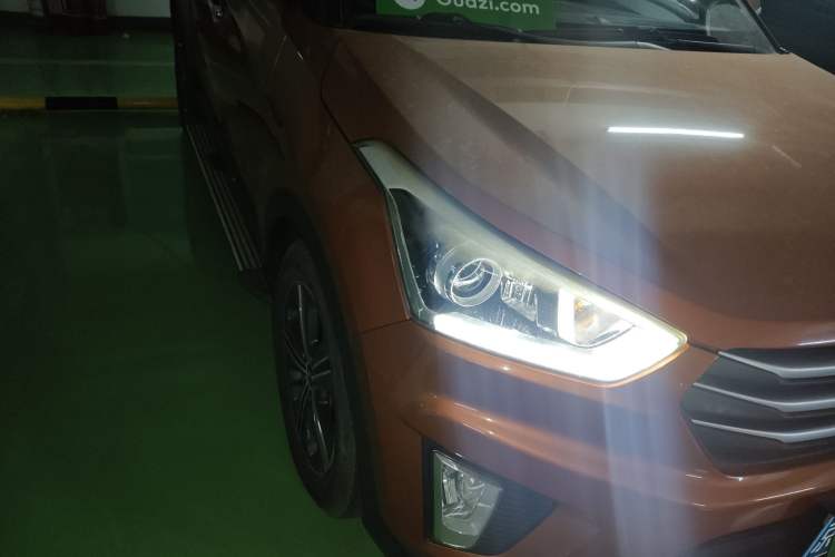 Used Hyundai ix25 2015 1.6L Automatic Two-Wheel-Drive Deluxe DLX Model
