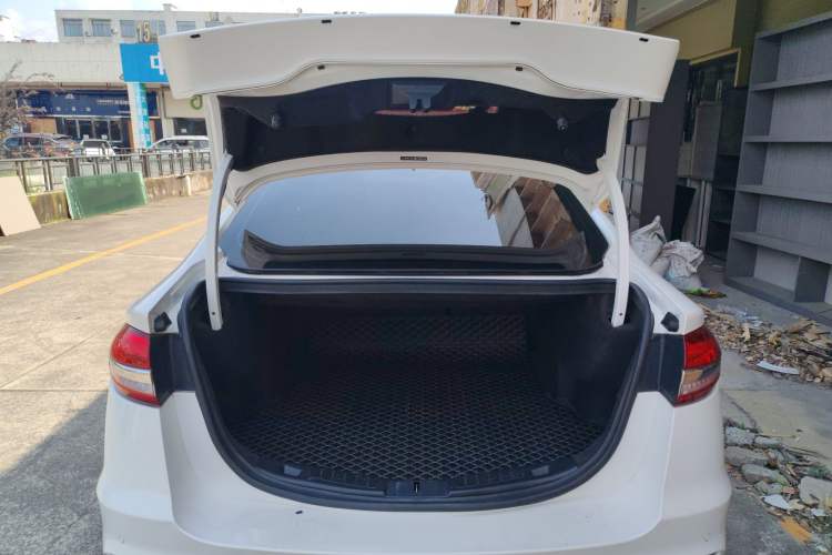 Used Ford Mondeo 2020 EcoBoost 180 Luxury Model Trunk