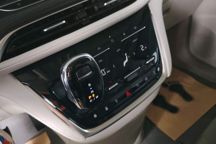 Used Buick GL8 2023 ES Lu Zun Comfort Model
