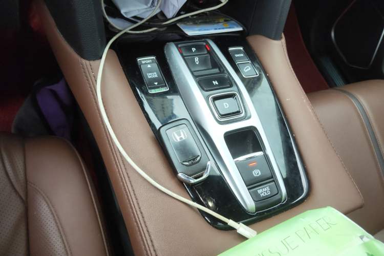 Used Honda UR-V 2020 370TURBO Two-Wheel Drive Luxury Edition Gear Lever