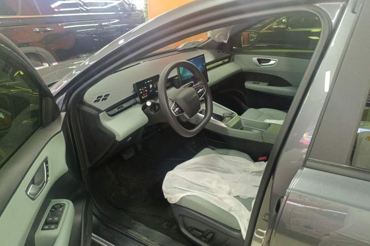 Used Roewe D6 2025 450km Deluxe Edition