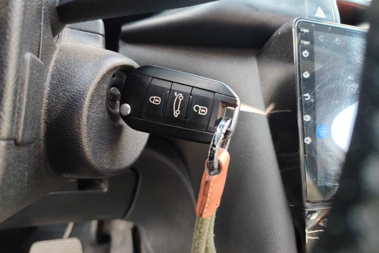 Used Peugeot 3008 2016 2.0L Automatic Classic Edition
