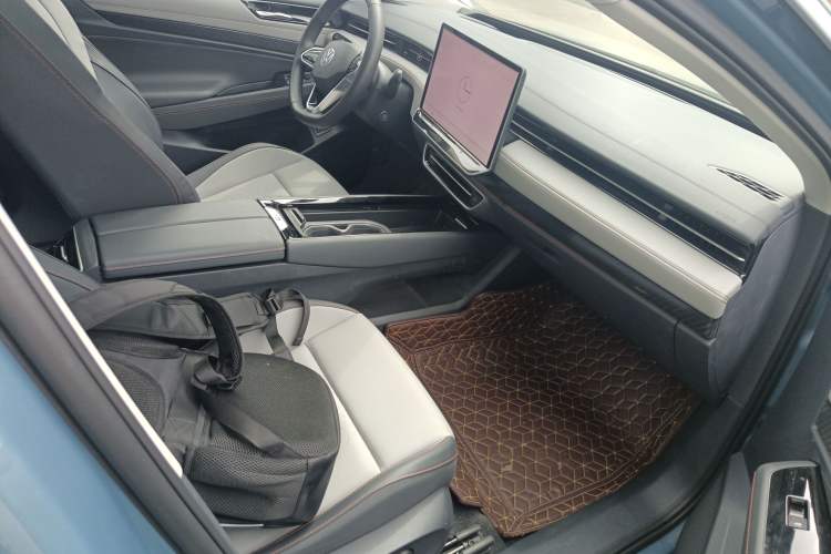 Used Volkswagen ID.7 VIZZION 2024 AIR model Right Front Seat