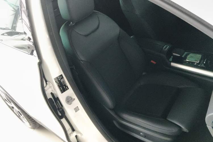 Used Mercedes-Benz GLA 2020 GLA 200 Right Front Seat