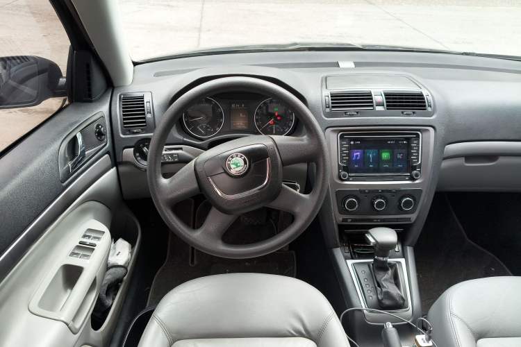 Used Skoda Octavia 2012 1.6L Automatic Yijun Edition
