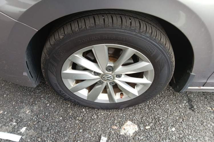 Used Volkswagen Bora 2019 Revised Version 1.5L Automatic Comfort Edition China VI Standard Left Front Wheel Hub