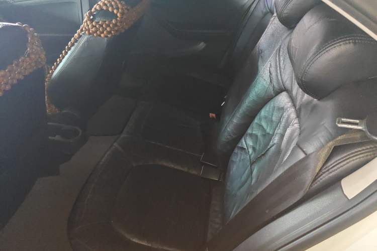 Used Volkswagen Jetta 2013 1.6L Manual Fashion Edition
