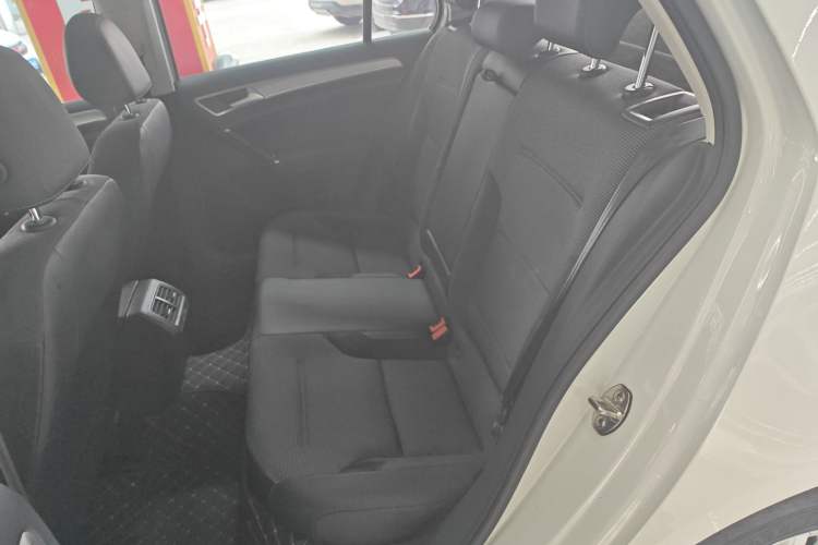 Used Volkswagen Golf 2018 230TSI Automatic Comfort Model
