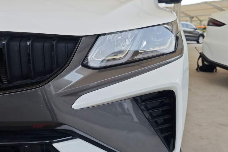 Used Geely Auto Coolray 2023 1.5T DCT Platinum Edition Left Front Headlight