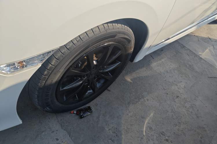 Used Honda Civic 2016 180TURBO CVT Comfort Version Left Front Wheel Hub