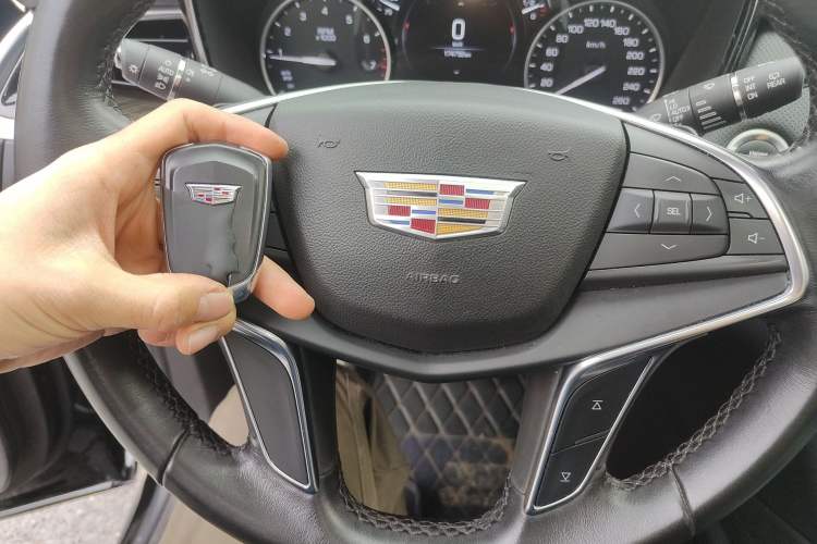 Used Cadillac XT5 2017 Anniversary Edition 28T Four-Wheel Drive Luxury Model