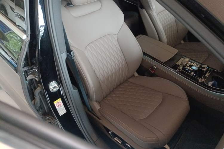 Used BYD Han 2024 EV Glory Edition 506KM Front-Wheel-Drive Premium Model
