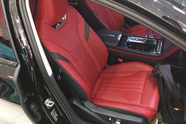 Used Hongqi H6 2024 2.0T ZhiMei Edition
