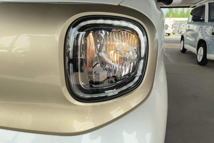 Used Bestune Pony 2025 222km Range Agile Horse Left Front Headlight