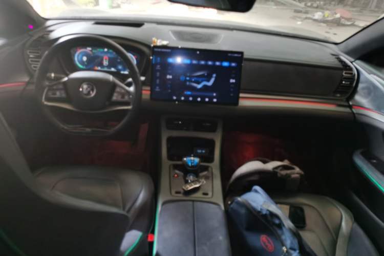 Used BYD Han 2022 EV 610 km All-Wheel-Drive Qianshan Cui Limited Edition
