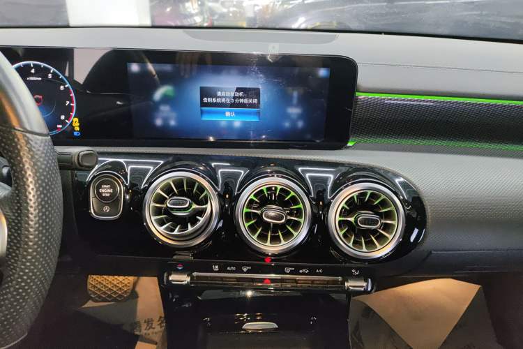 Used Mercedes-Benz A-Class 2022 Revised Version A 200 L Sport Sedan Fashionable Style