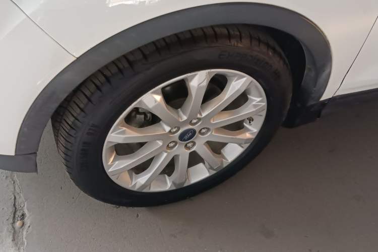 Used Ford Kuga 2015 1.5L GTDi Two-Wheel-Drive Comfort Model
