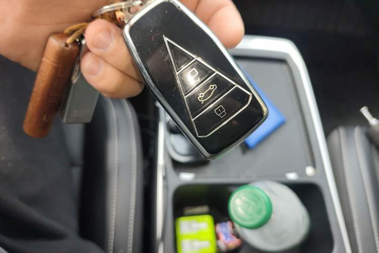 Used Venucia VX6 2023 520 Pro
