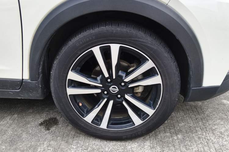 Used Nissan Kicks 2018 1.5L CVT Smart Connect Luxury Edition
