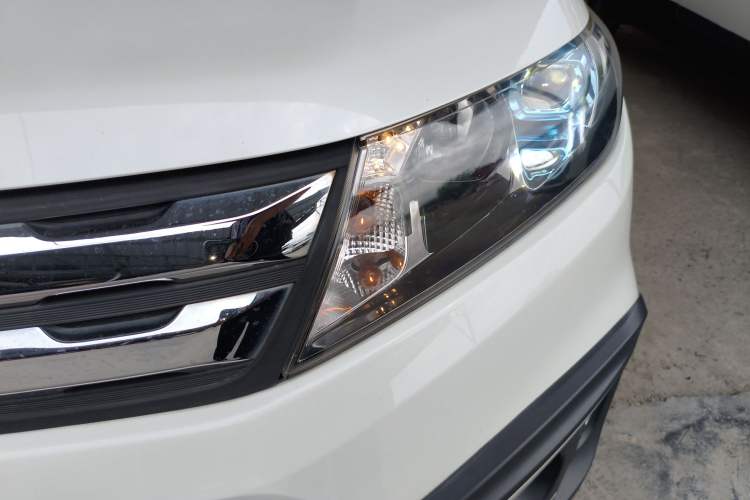 Used Suzuki Vitara 2016 1.4T Automatic Two-Wheel Drive Luxury Version Left Front Headlight