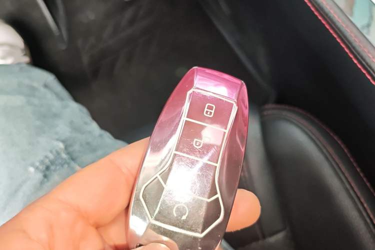 Used BYD Tang New Energy 2018 DM 2.0T All-Wheel Drive Smart Connect Advanced Model 7 Seats China V Emission Standard