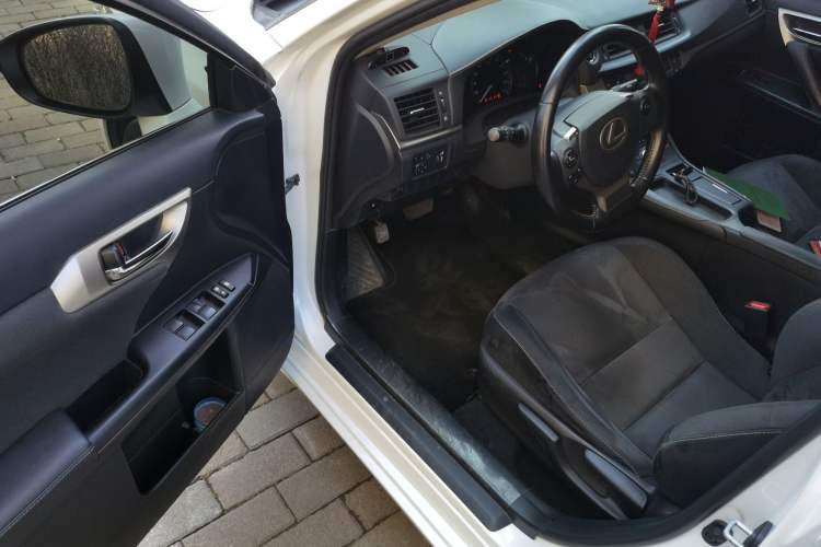 Used Lexus CT 2017 CT200h Elite Edition Monotone China VI
