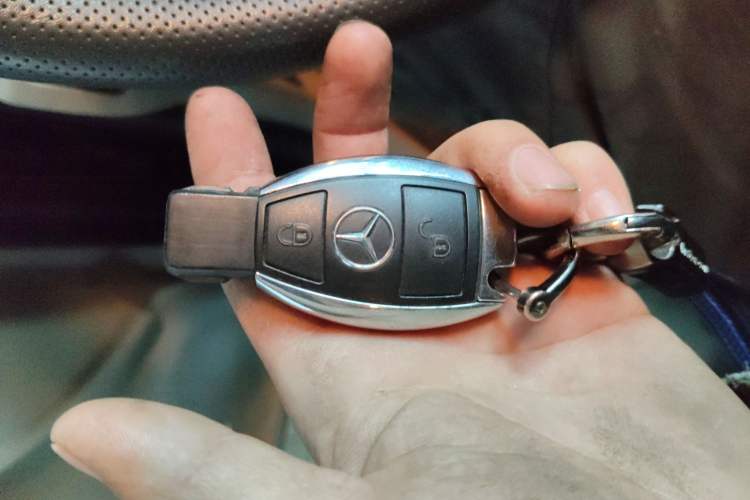Used Mercedes-Benz R-Class 2011 R 300 L Business Model Vehicle Key