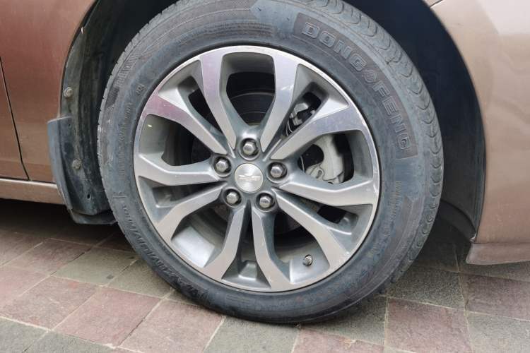 Used Chevrolet Cavalier 2016 1.5L Automatic Xinsong Edition Right Front Wheel Hub