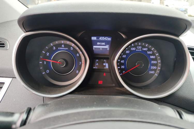 Used Hyundai Elantra (5th Generation / Langdong) 2015 1.6L Manual Leading Model