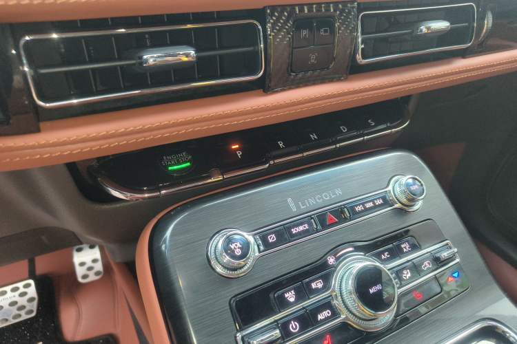 Used Lincoln Nautilus 2021 2.0T Two-Wheel Drive Zunyue Edition Gear Lever