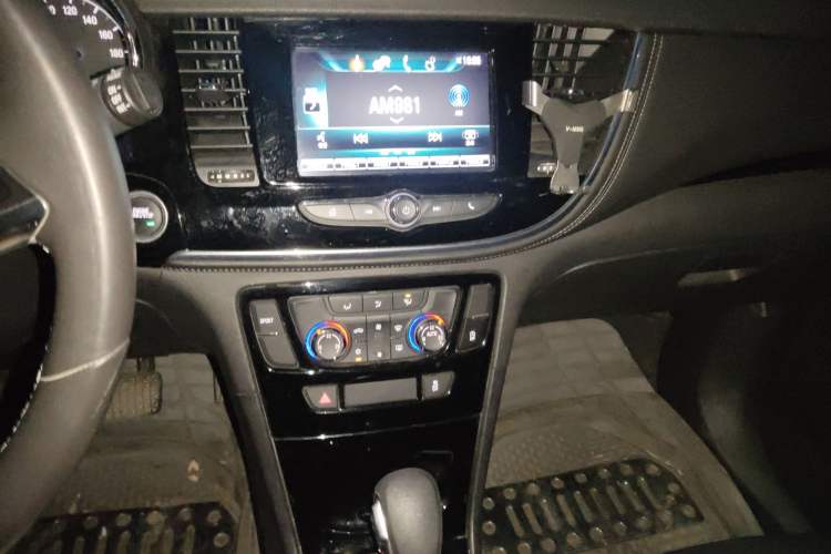 Used Buick Encore 2016 18T Automatic Two-Wheel Drive Urban Elite Model Audio And AC Panel