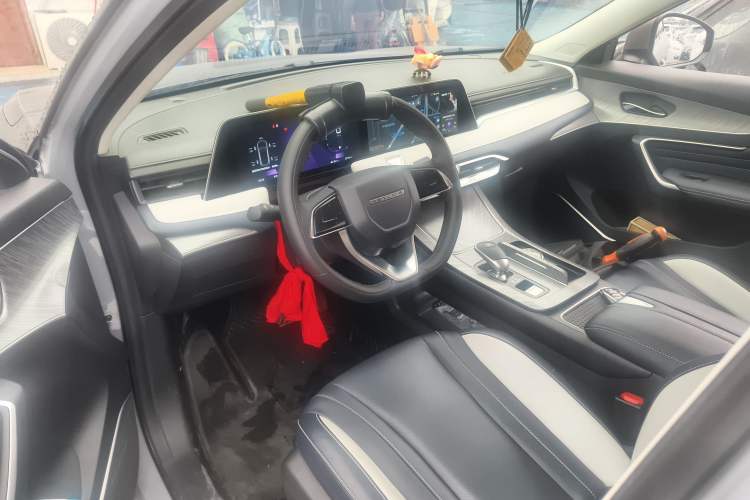 Used Venucia V 2023 260T Idol Edition Pro
