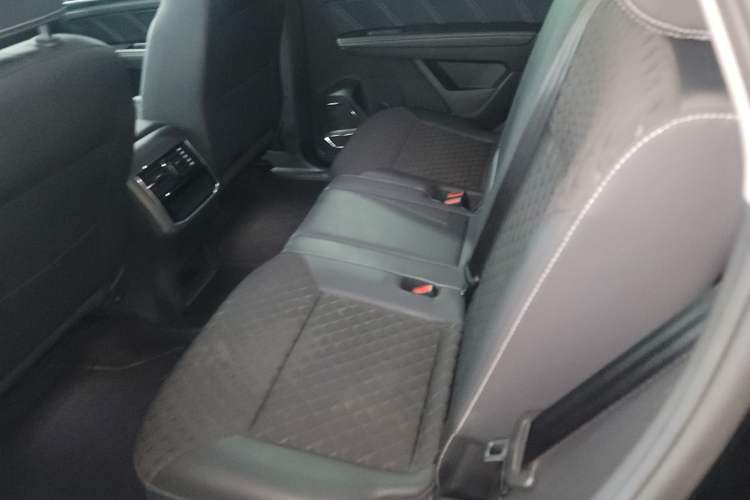 Used Volkswagen Teramont X 2020 Facelift 380TSI Four-Wheel Drive Luxury Edition Left Rear Seat