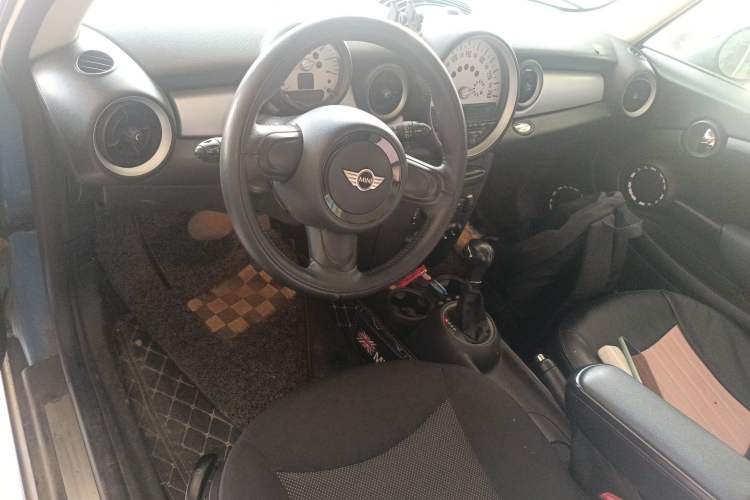 Used MINI Clubman 2011 1.6L ONE Center Console