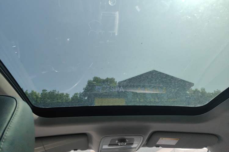 Used Roewe RX5 2018 20T Two-Wheel Drive Automatic Flagship Edition
