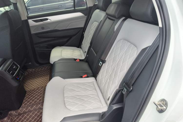 Used Volkswagen Tavendor 2023 380TSI Four-Wheel Drive R-Line Cruise Edition
