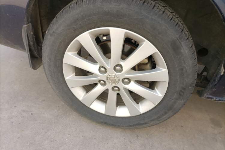 Used Buick GL8 2014 2.4L Classic Edition Right Rear Wheel Hub