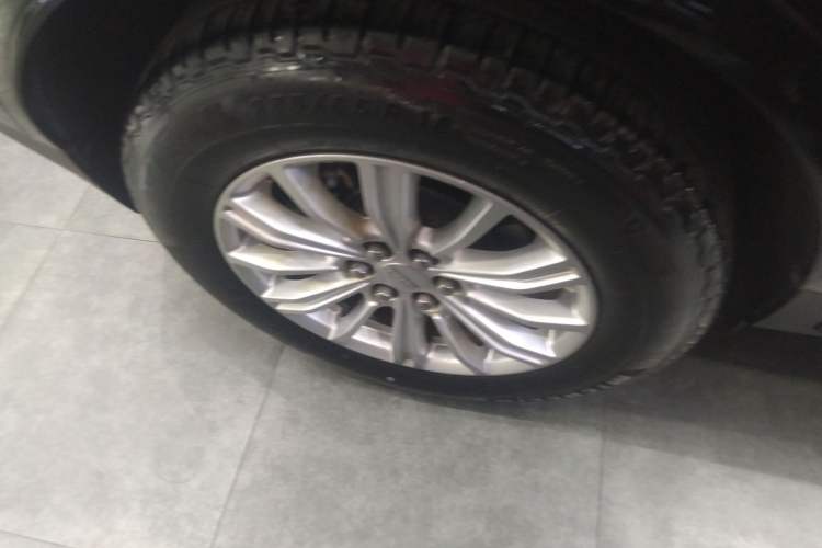 Used Cadillac XT5 2018 28E Four-Wheel Drive Tech Version