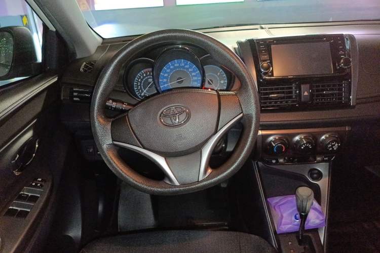 Used Toyota YARiS L Zhi Xuan 2015 1.5E Automatic Charm Edition Steering Wheel