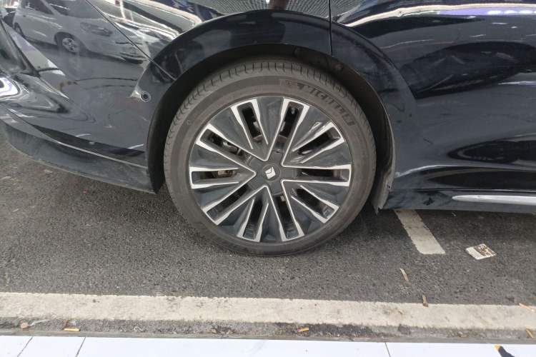 Used Baojun Enjoy 2025 Plug-in Hybrid 140km Luxury Edition Right Rear Wheel Hub