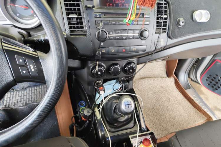 Used Land X8 2014 Explorer Edition 2.5T Diesel 4x4 Luxury Model Audio And AC Panel