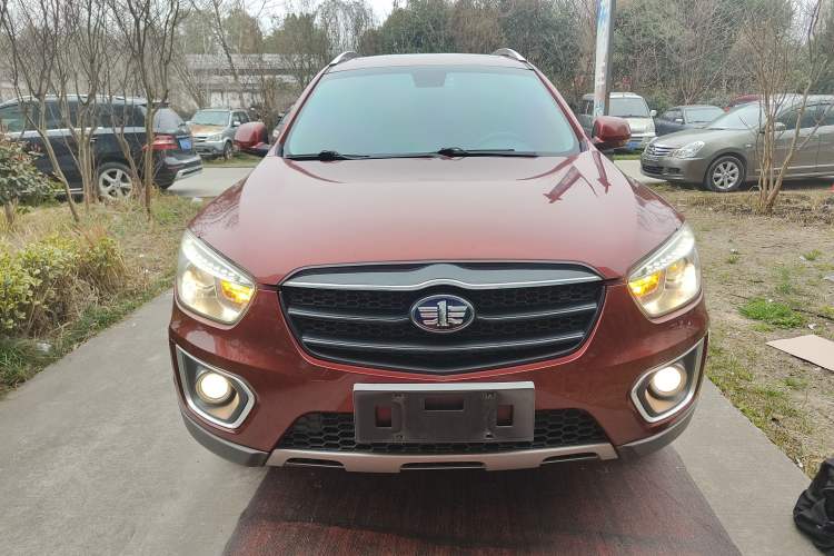 Used Bestune X80 2016 2.0L automatic Comfort trim level