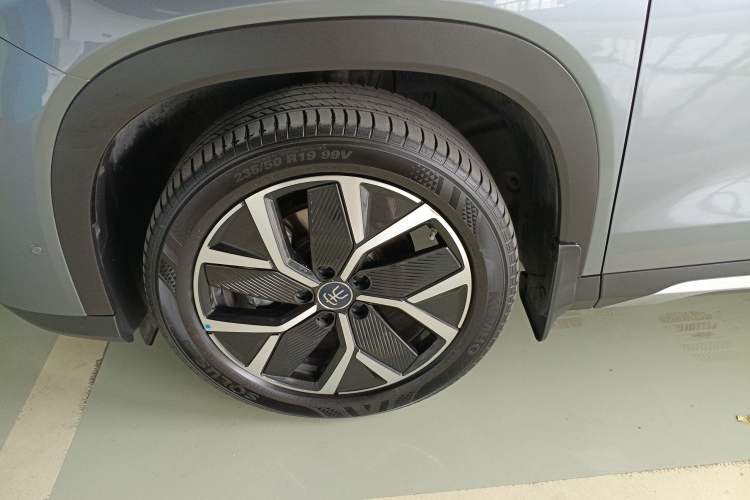 Used BYD Song L DM-i 2024 160 km Excellence Version Exterior 4