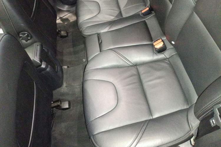 Used Volvo V40 2017 T3 Zhiyi Edition
