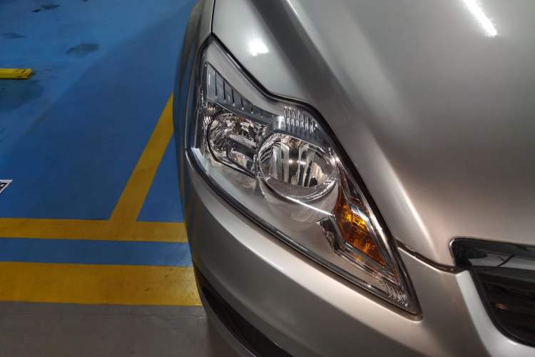 Used Ford Focus 2012 Sedan Classic 1.8L Automatic Fashion Edition
