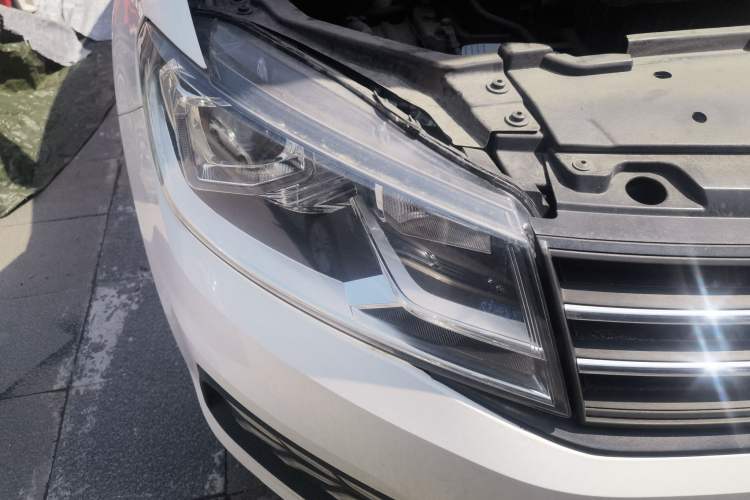 Used Volkswagen Santana 2017 Haval H9 1.6L Manual Fashion Edition Right Front Headlight