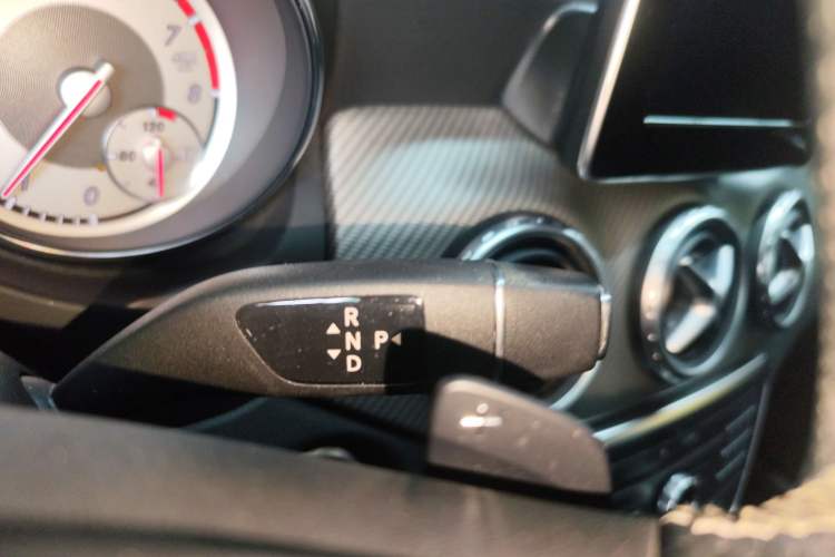 Used Mercedes-Benz GLA 2016 GLA 200 Fashion Model Gear Lever