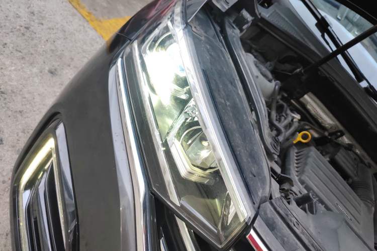 Used Volkswagen Tayron GTE Plug-in Hybrid 2020 1.4T Luxury Model Right Front Headlight