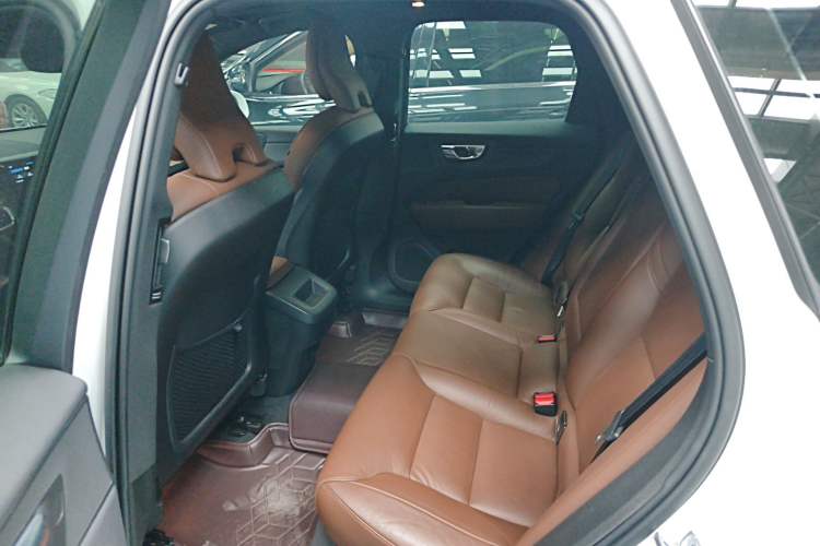 Used Volvo XC60 2022 B5 4x4 Smart Luxury Edition