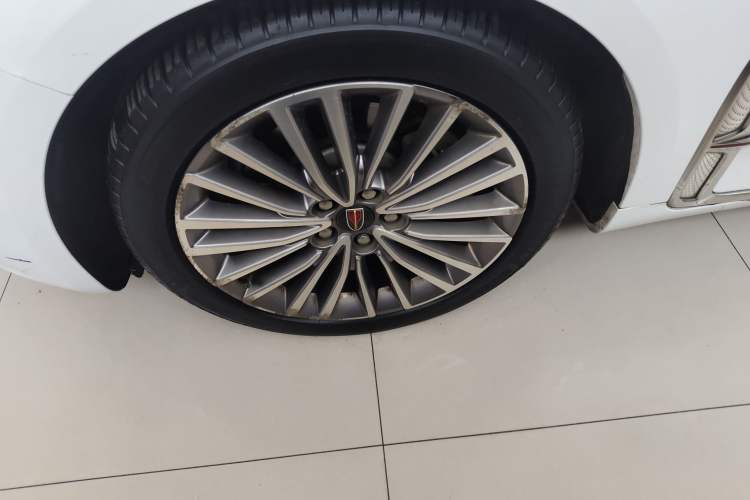 Used Hongqi H9 2020 2.0T Smart Connect Flagship Edition Left Front Wheel Hub